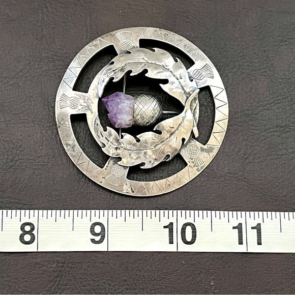 Large sterling silver and amethyst Scottish thistle brooch pin - Picture 9 of 10